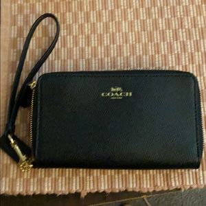 New w/o tags Coach double zipper wallet wristlet